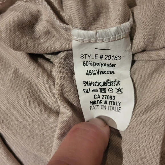 Froccella Elegant Coral Print Women's Top - Picture 5 of 6